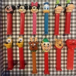 80 Vintage Pez Mickey Mouse Looney Tunes Flintstones Santa Bugz Halloween Disney